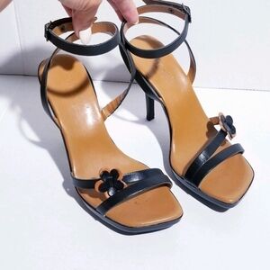 GUESS 90s Vintage Square Toe Strappy Fetish Wooden Heels Size 6